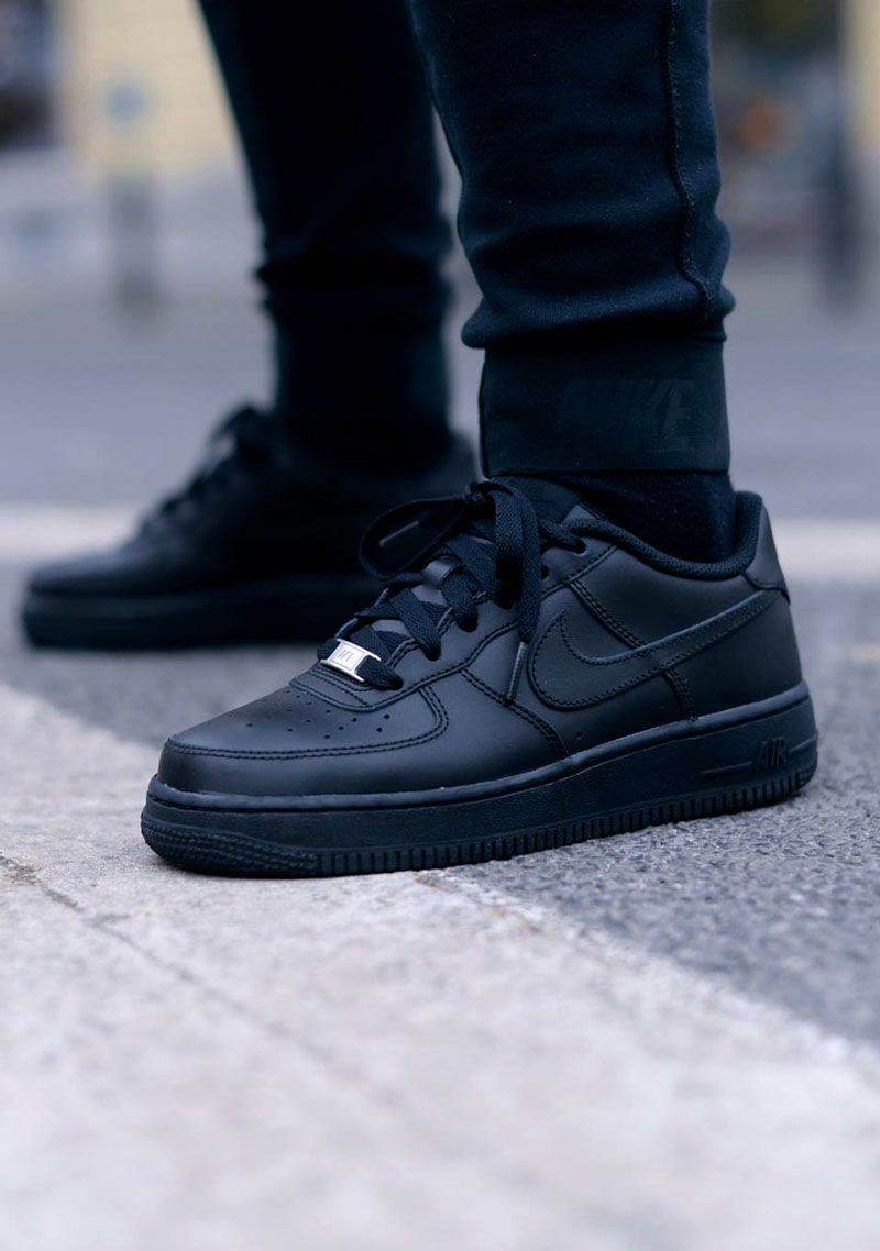 AF1 Black